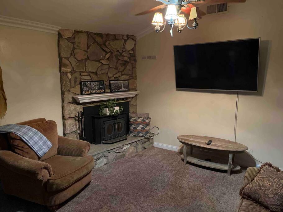 Peaceful & Cozy 3 Bedroom Ranch-Home W/Fireplace Hemet Luaran gambar